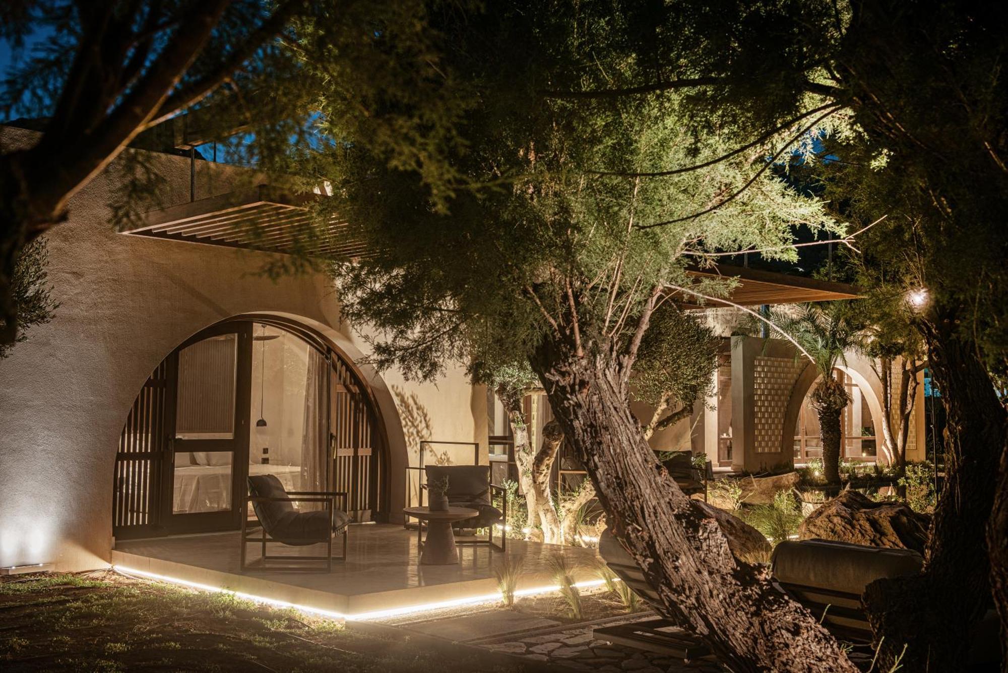Villa The Echo Of The Sea - Beachfront Luxury Skaloti