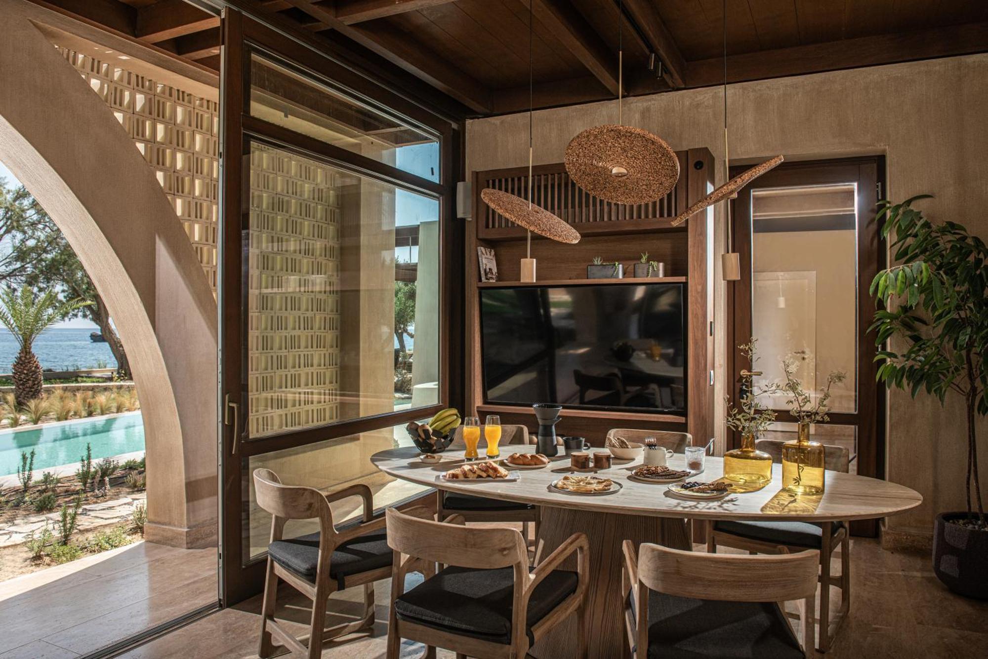 The Echo Of The Sea - Beachfront Luxury Skaloti